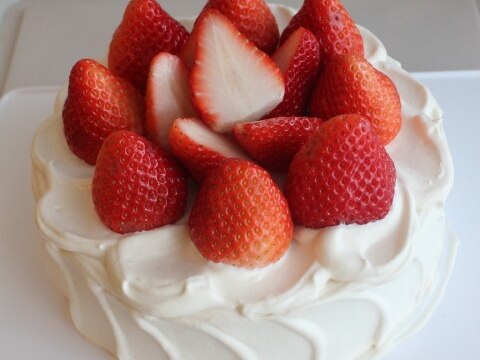 シフォンケーキの苺ショートケーキ